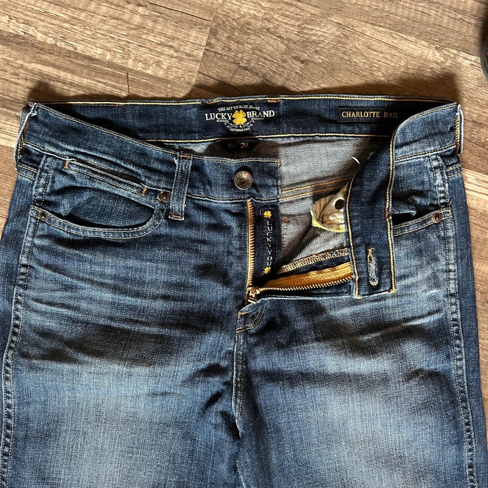 Lucky Jeans Distressed